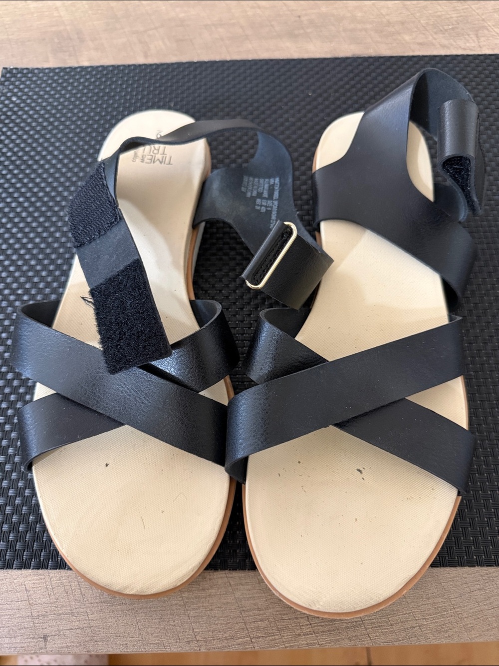 Time and Tru Black Crisscross Strap Women's Sandals